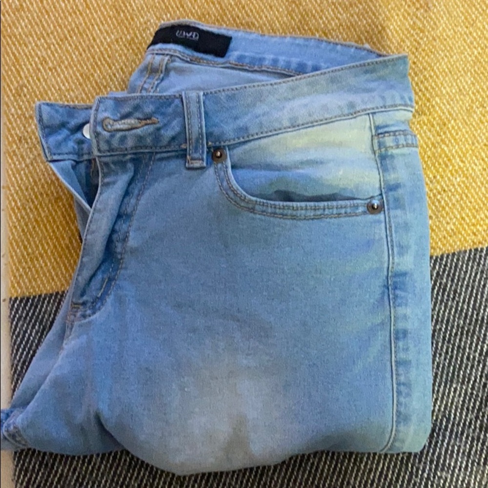 Distressed light wash jeans - Picture 5 of 5